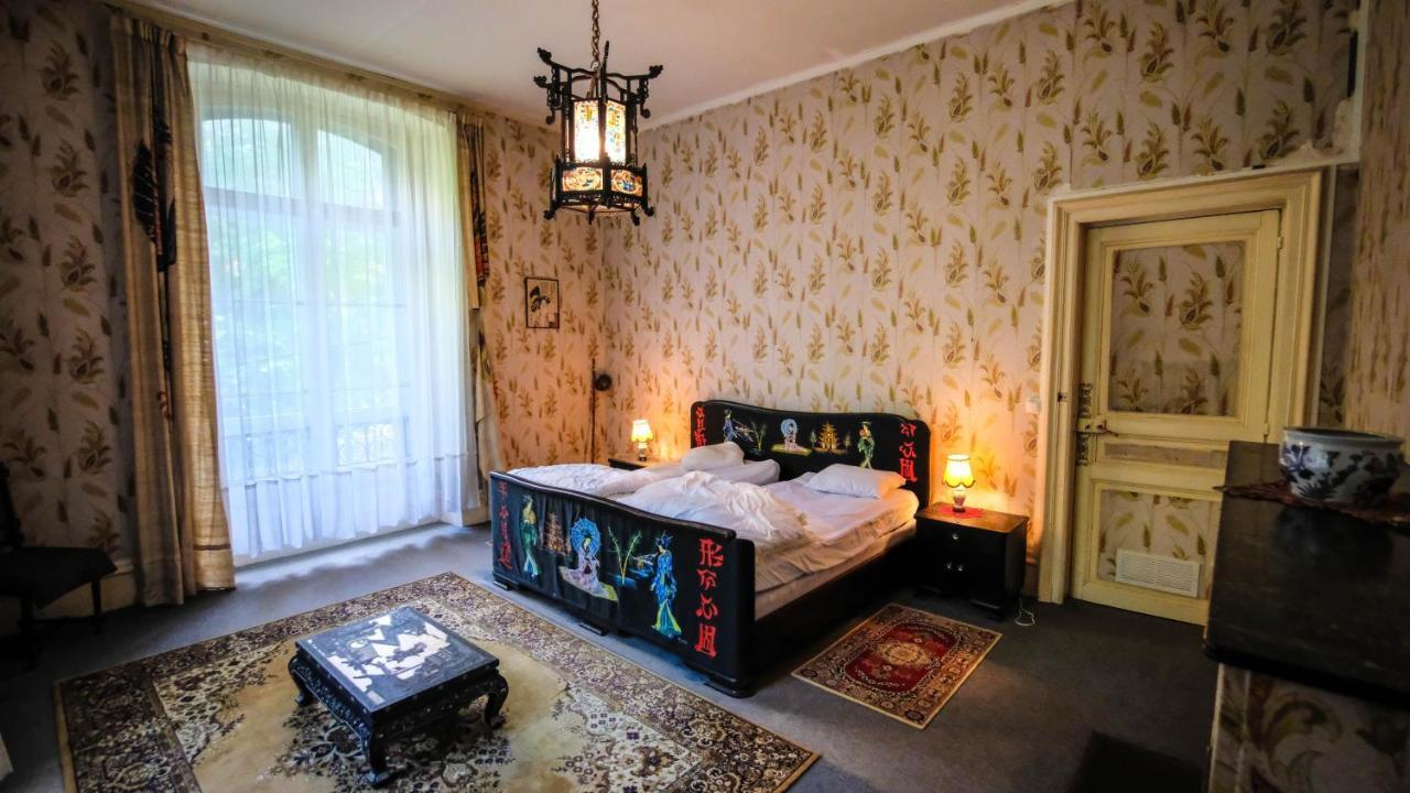 La Moncelle Private Castle With Park - Chateau Guillermo מראה חיצוני תמונה